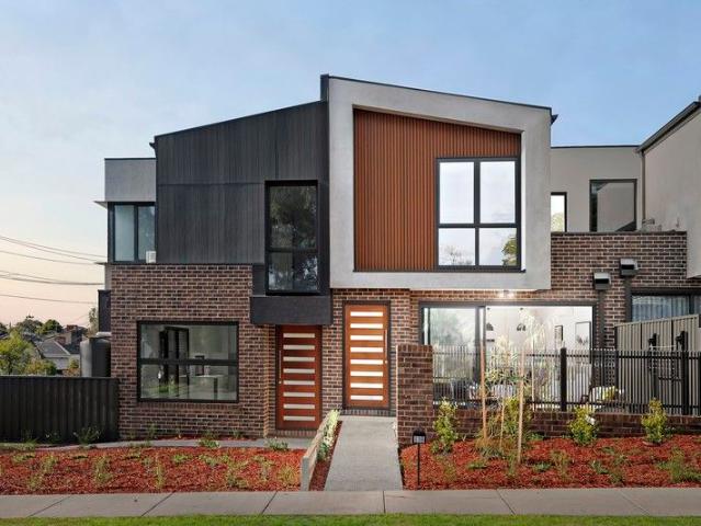 Townhouse for sale in Frankston