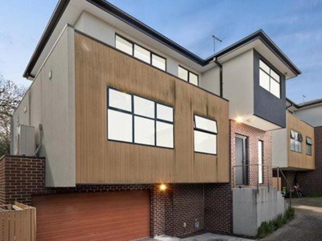 Townhouse for sale in Camerons Creek, Victoria