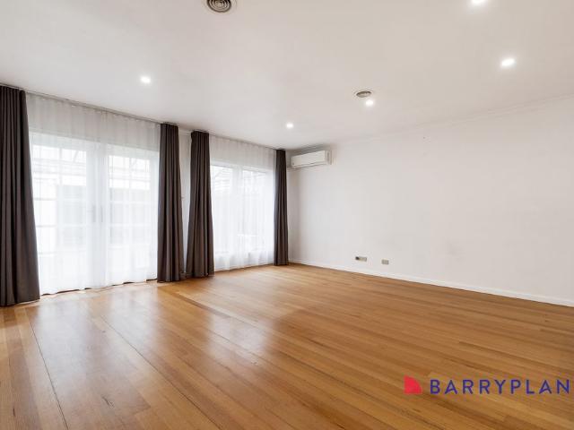 Townhouse for rent in Preston, Melbourne