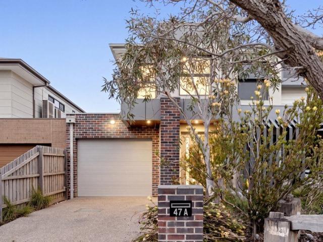 Townhouse for sale in Camerons Creek, Victoria