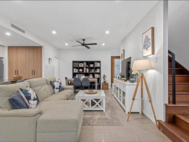 Townhouse for rent in Toombul, Queensland