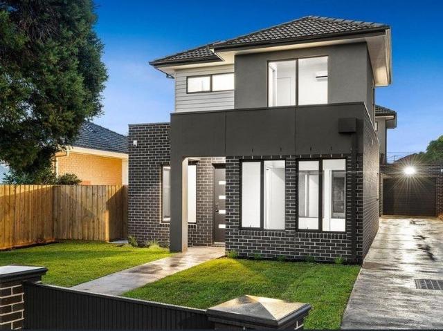 Townhouse for rent in Kingsbury, Melbourne