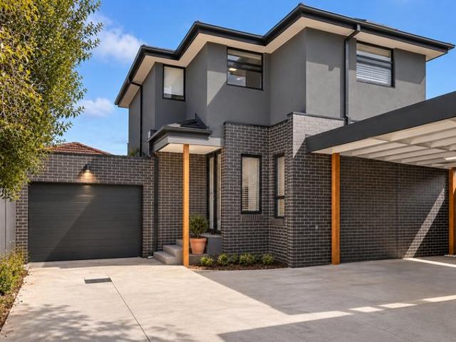 Townhouse for rent in Preston, Melbourne