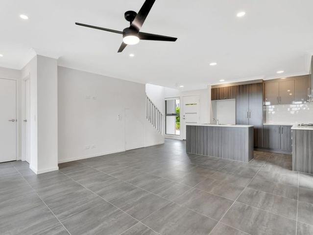 Townhouse for rent in Toombul, Queensland