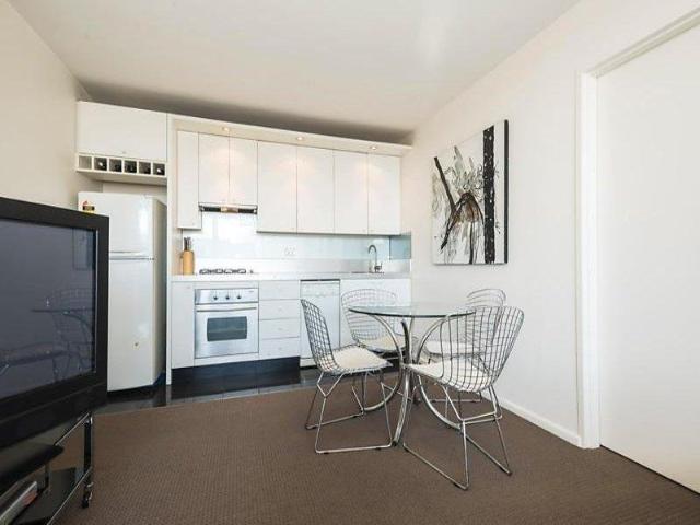 Apartment for rent in St Kilda East, Melbourne
