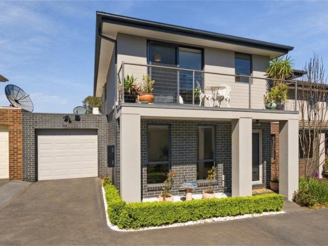 Townhouse for sale in Reservoir, Melbourne