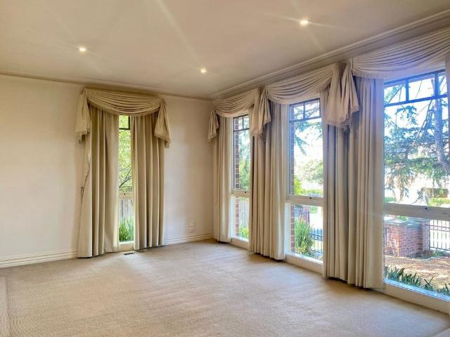 Townhouse for rent in Mont Albert North, Melbourne