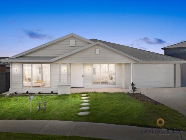 House for sale in Donnybrae, Melbourne
