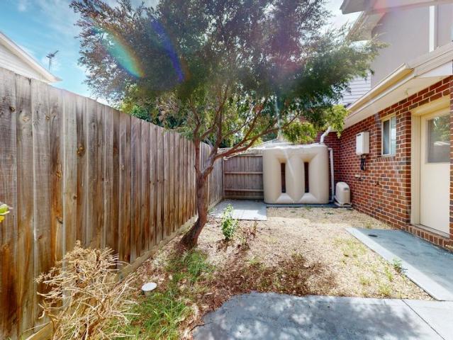 Townhouse for rent in Glenroy, Melbourne