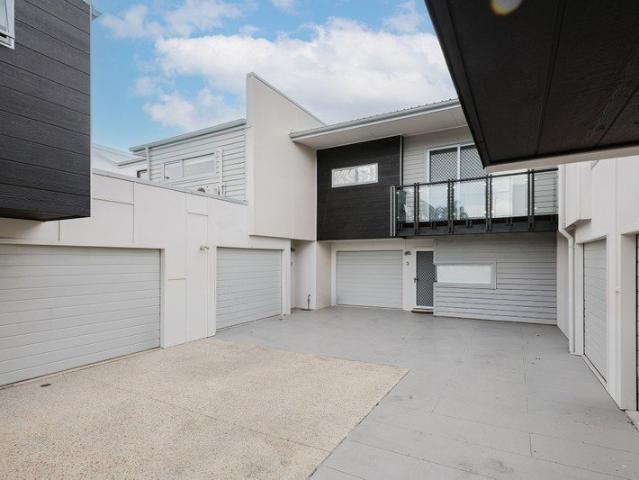 Townhouse for sale in Toombul, Queensland
