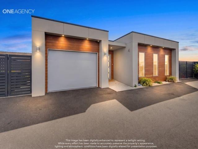 Villa for sale in Devonport