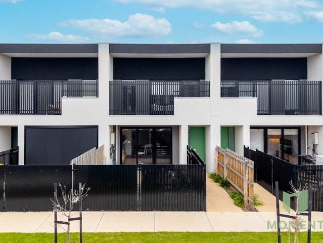 Townhouse for sale in Carrum Downs