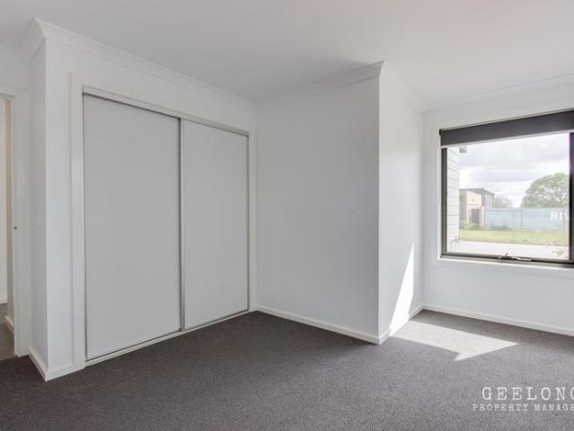 Townhouse for rent in Camerons Creek, Victoria