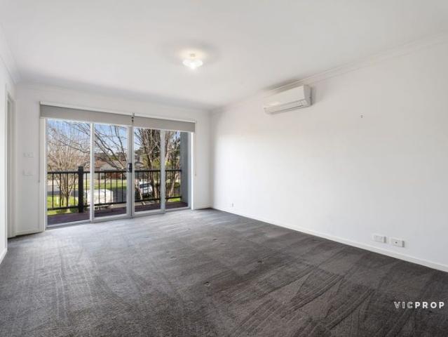 Townhouse for rent in Camerons Creek, Victoria