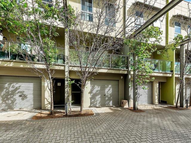Townhouse for rent in Mawson Lakes, Adelaide