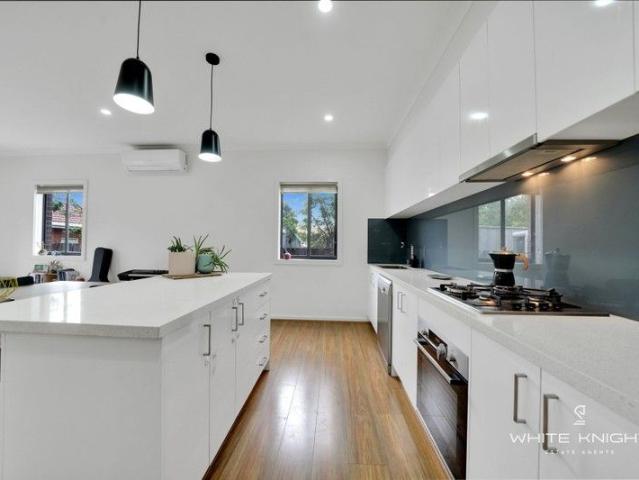 Townhouse for sale in Camerons Creek, Victoria