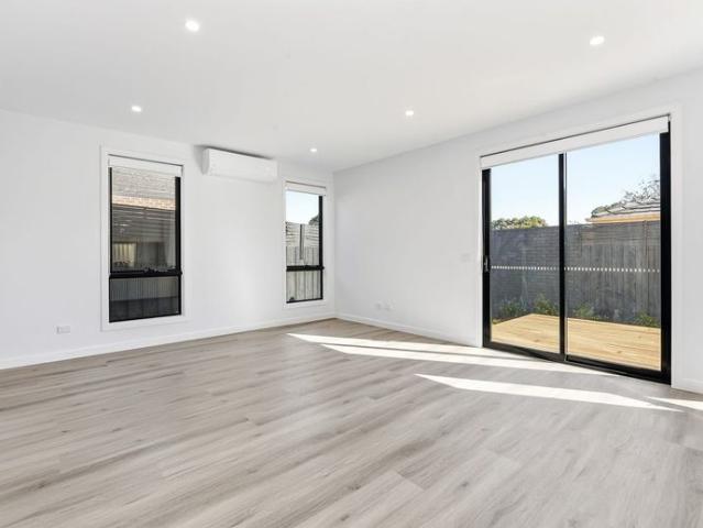 Townhouse for rent in Noble Park, Melbourne
