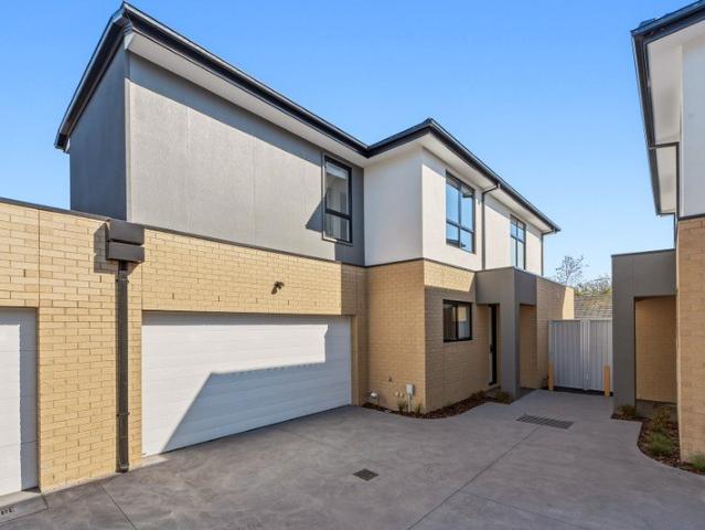 Townhouse for rent in Noble Park, Melbourne