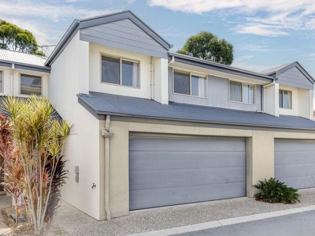 Townhouse for sale in Toombul, Queensland