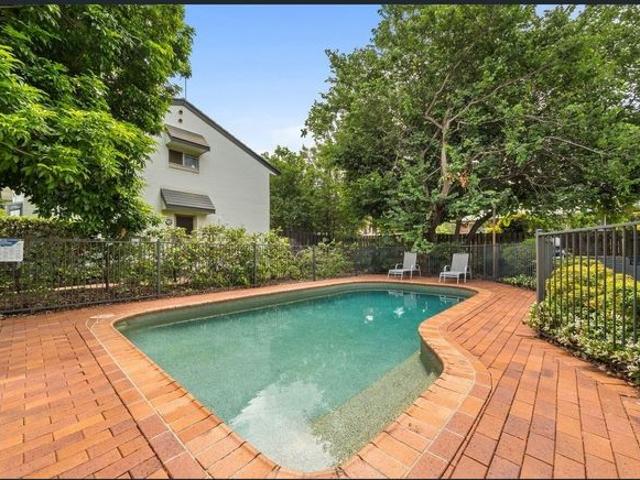 Townhouse for rent in Toombul, Queensland