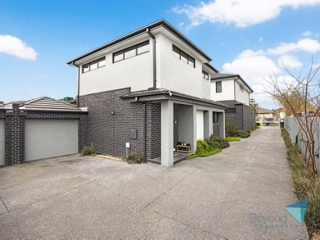 Townhouse for sale in Camerons Creek, Victoria