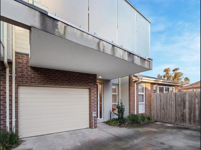 Townhouse for rent in Camerons Creek, Victoria