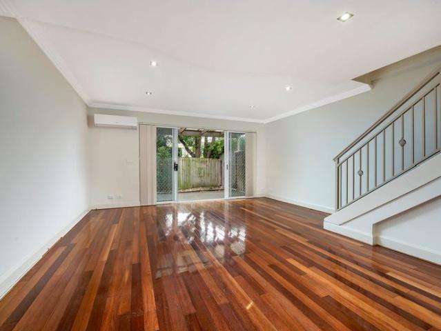 Townhouse for rent in Sydney, New South Wales
