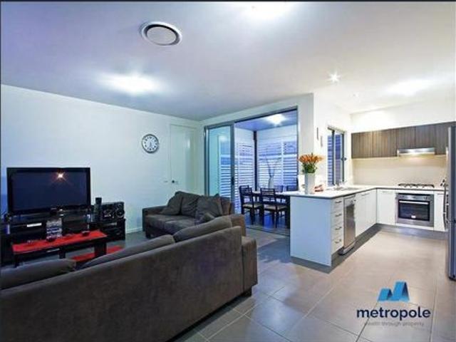 Townhouse for rent in Toombul, Queensland