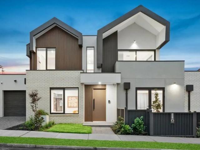 Townhouse for sale in Mont Albert North, Melbourne