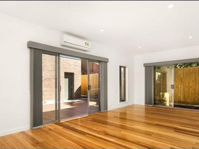 Townhouse for rent in Camerons Creek, Victoria