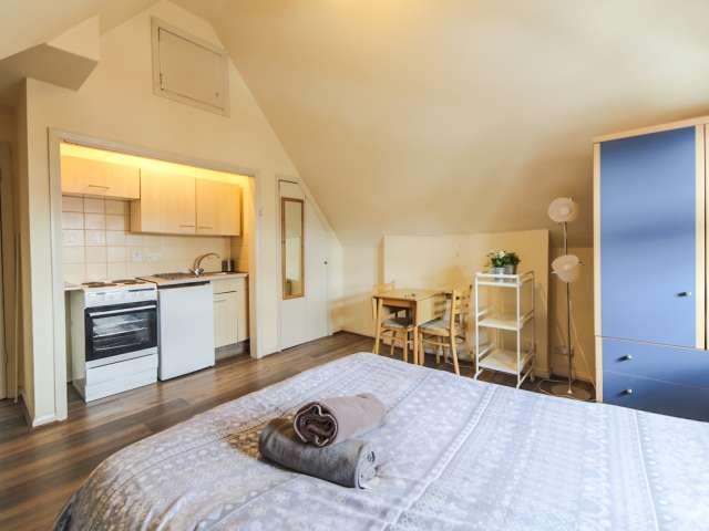 Studio for rent in Willesden Green, Greater London