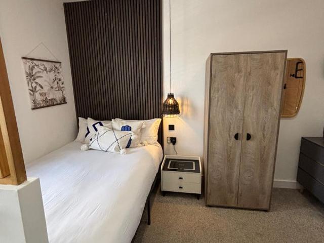 Studio for rent in Roselands, Eastbourne