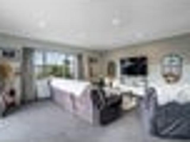 House for sale in Hawthorndale
