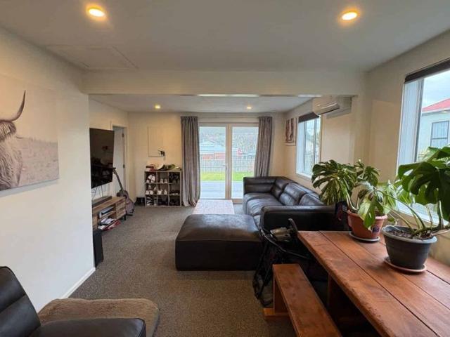House for rent in Otakou