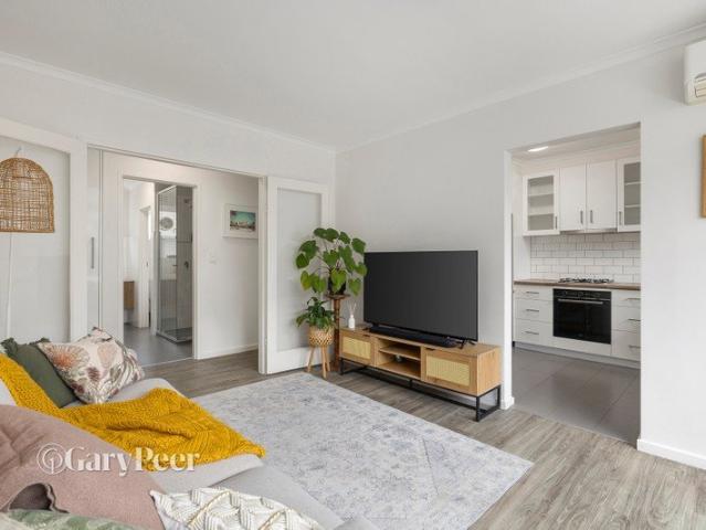 Apartment for sale in Glen Huntly, Melbourne