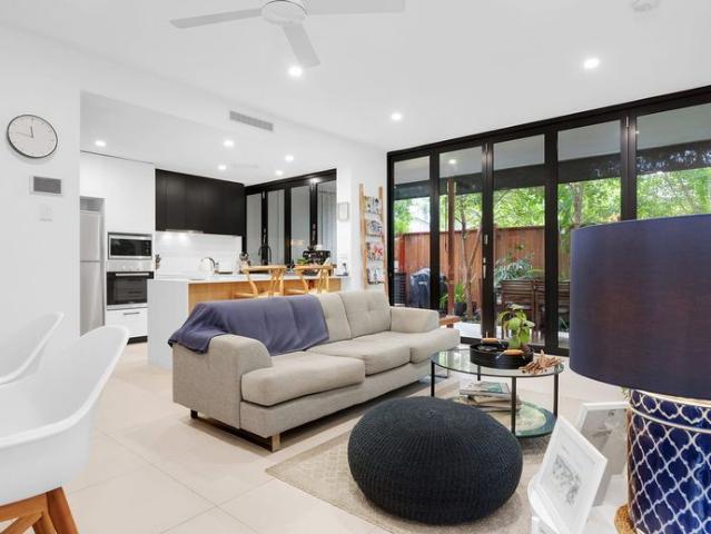 Townhouse for rent in Toombul, Queensland