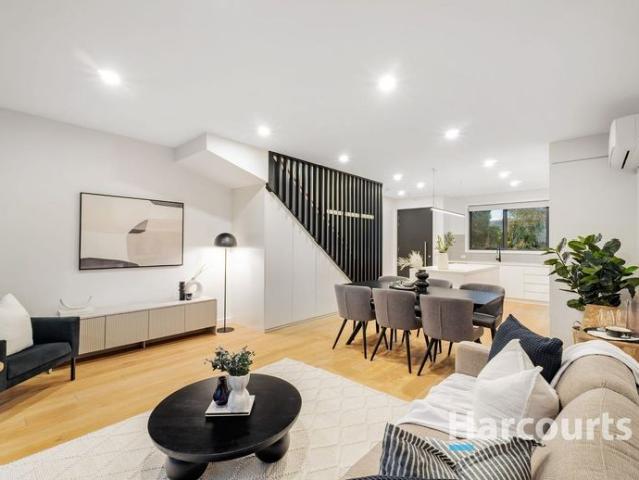 Townhouse for rent in Notting Hill, Melbourne