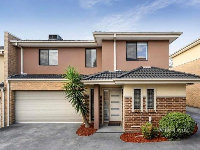 Townhouse for rent in Bayswater North, Melbourne