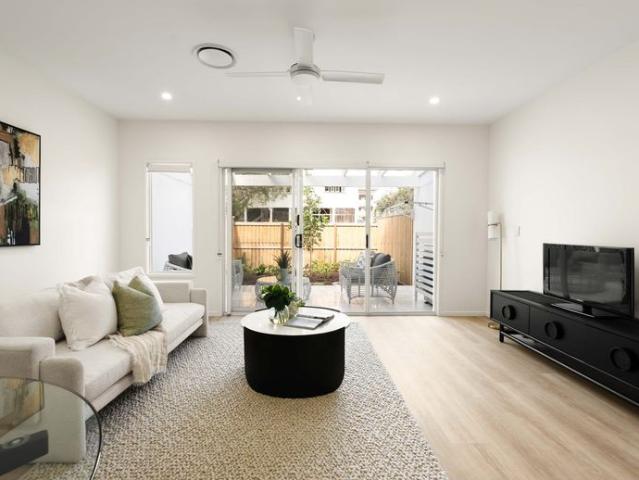 Townhouse for rent in Wooloowin, Greater Brisbane