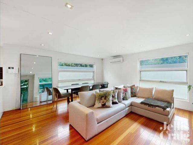 Townhouse for rent in Glen Iris, Melbourne