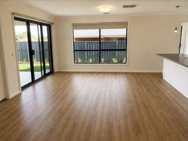 Townhouse for rent in Albury, New South Wales