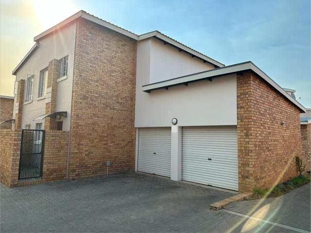 House for rent in Waterkloof, Gauteng