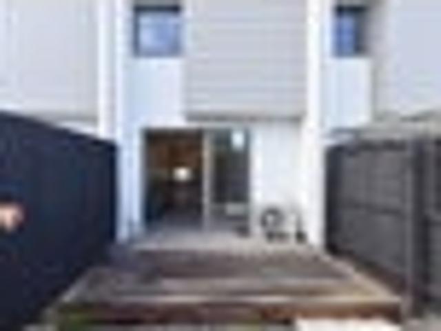 Townhouse for sale in Oakura, Canterbury
