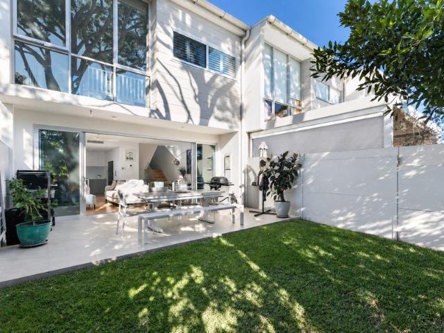 Townhouse for sale in Sutherland, New South Wales