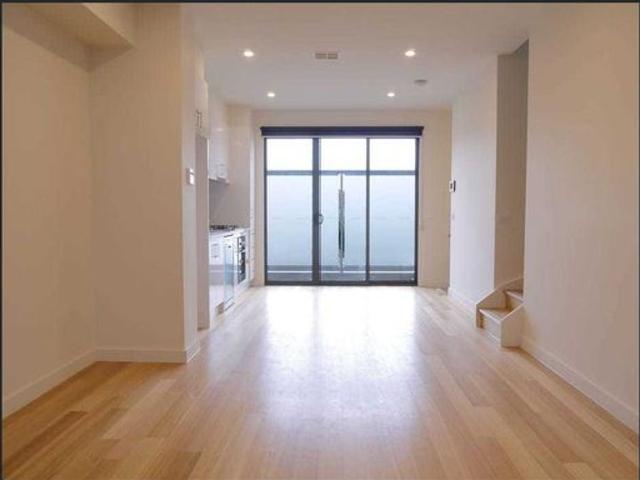 Townhouse for rent in Camerons Creek, Victoria