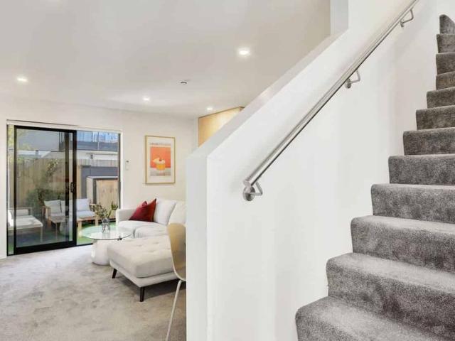 Townhouse for rent in Heathcote, Canterbury