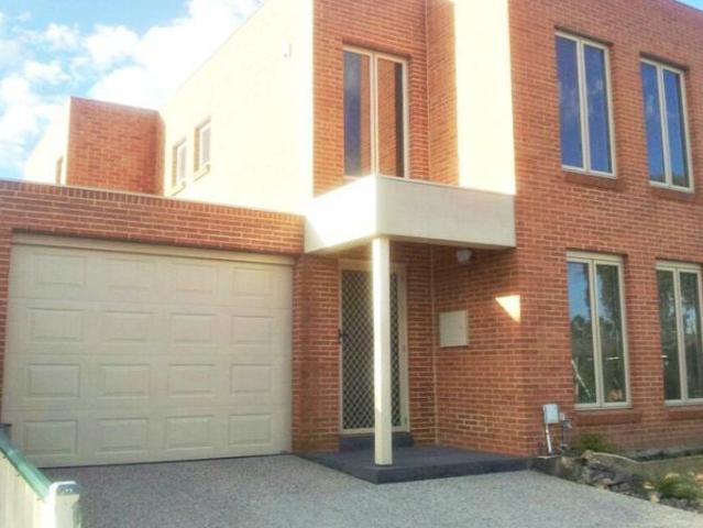 Townhouse for rent in South Morang, Melbourne