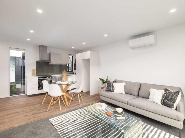 Townhouse for rent in Waltham, Linwood-Central-Heathcote Community