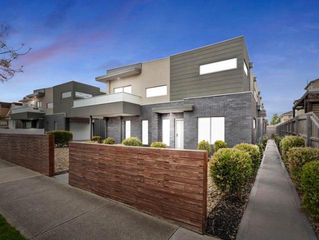 Townhouse for rent in Pascoe Vale, Melbourne