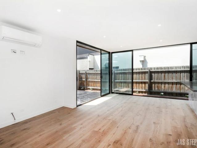 Townhouse for rent in Camerons Creek, Victoria